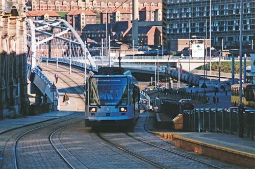 SHEFFIELD SUPERTRAM - Photo: ©1996 Ian Boyle - www.simplompc.co.uk - Simplon Postcards