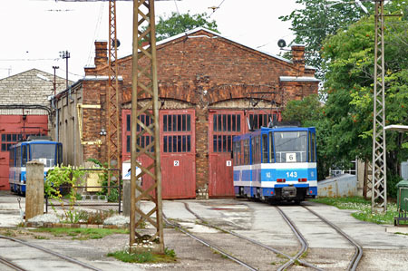 Tallinn Tatra KT4 tram - www.simplonpc.co.uk - Photo: © Ian Boyle, August 8th 2007