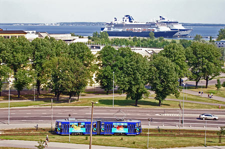 Tallinn Tatra KT4 tram - www.simplonpc.co.uk - Photo: © Ian Boyle, August 8th 2007