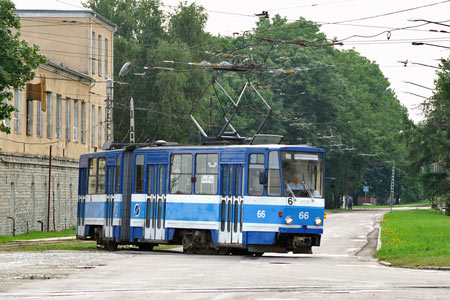 Tallinn Tatra KT4 tram - www.simplonpc.co.uk - Photo: © Ian Boyle, August 8th 2007