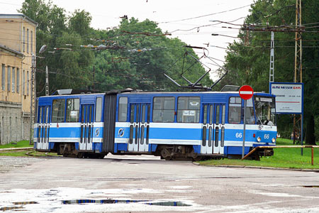 Tallinn Tatra KT4 tram - www.simplonpc.co.uk - Photo: © Ian Boyle, August 8th 2007