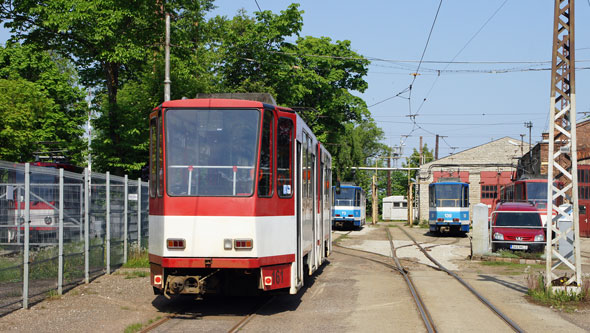 Tallinn Tatra KT4 tram - www.simplonpc.co.uk - Photo: © Ian Boyle, August 8th 2007