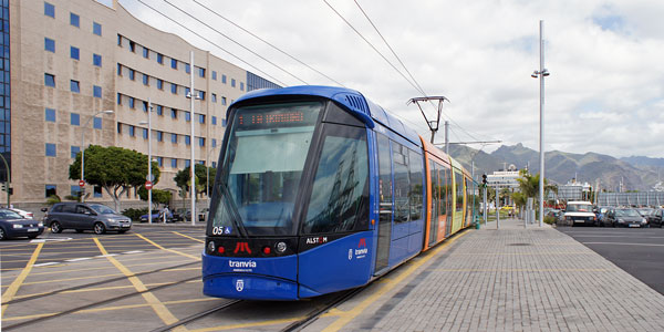 metrotenerife - Photo: © Ian Boyle, 30th March 2011 - www.simplonpc.co.uk