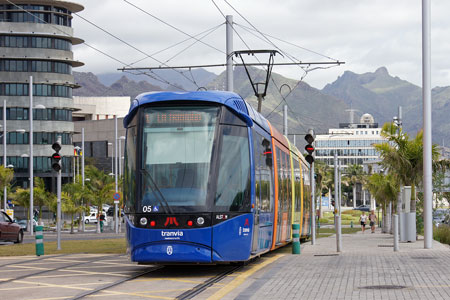 metrotenerife - Photo: © Ian Boyle, 30th March 2011 - www.simplonpc.co.uk