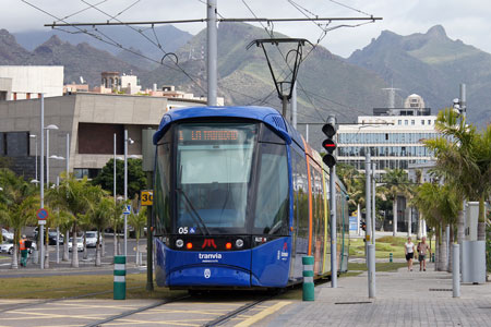 metrotenerife - Photo: © Ian Boyle, 30th March 2011 - www.simplonpc.co.uk