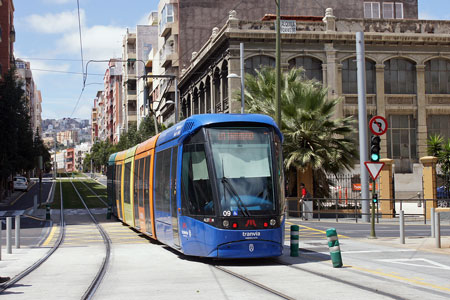 metrotenerife - Photo: © Ian Boyle, 30th March 2011 - www.simplonpc.co.uk