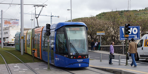 metrotenerife - Photo: © Ian Boyle, 30th March 2011 - www.simplonpc.co.uk