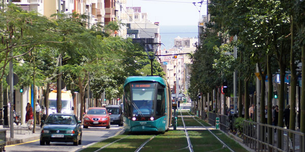 metrotenerife - Photo: © Ian Boyle, 30th March 2011 - www.simplonpc.co.uk