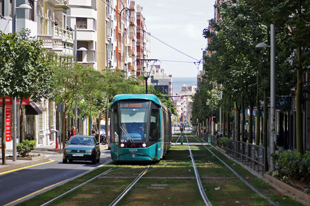 metrotenerife - Photo: © Ian Boyle, 30th March 2011 - www.simplonpc.co.uk