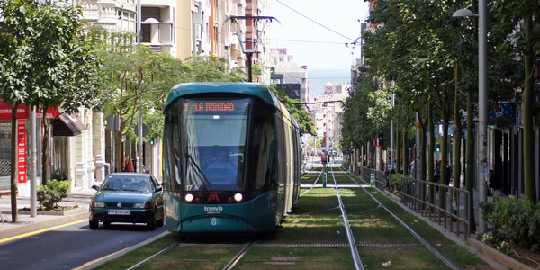 metrotenerife - Photo: © Ian Boyle, 30th March 2011 - www.simplonpc.co.uk