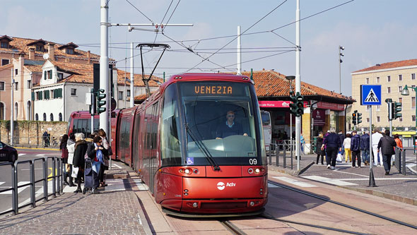 Venice Trams - Tranvia de Mestre - www.simplonpc.co.uk