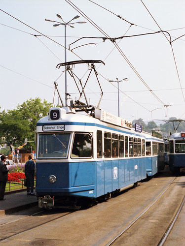 Zurich Karpfenzug Tram - www.simplonpc.co.uk - Photo: ©1984 Ian Boyle