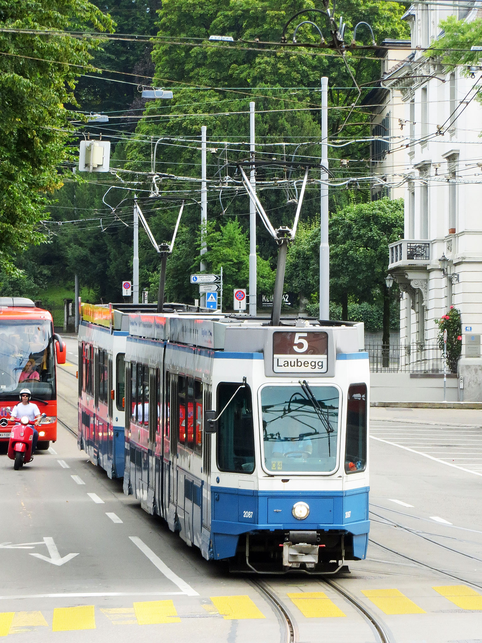 Zurich Tram 2000 - www.simplonpc.co.uk - Photo: ©2014 Ian Boyle