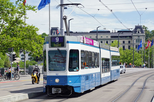 Zurich Tram 2000 - www.simplonpc.co.uk - Photo: ©2017 Ian Boyle