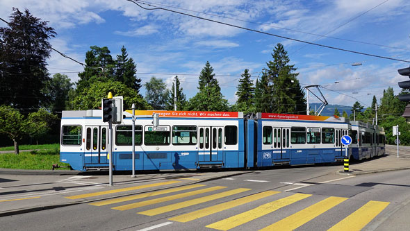 Zurich Tram 2000 - www.simplonpc.co.uk - Photo: ©2011 Ian Boyle