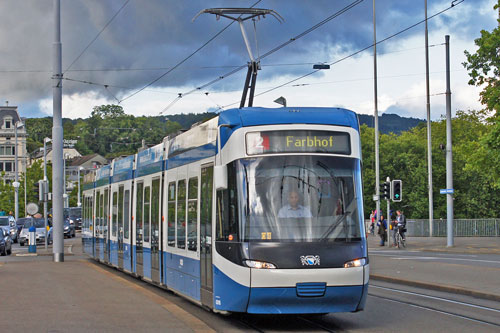 Zurich Cobra Tram - www.simplonpc.co.uk - Photo: ©2011 Ian Boyle