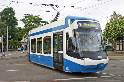 Zurich Cobra Tram - www.simplonpc.co.uk - Photo: ©2011 Ian Boyle