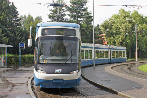 Zurich Cobra Tram - www.simplonpc.co.uk - Photo: ©2011 Ian Boyle