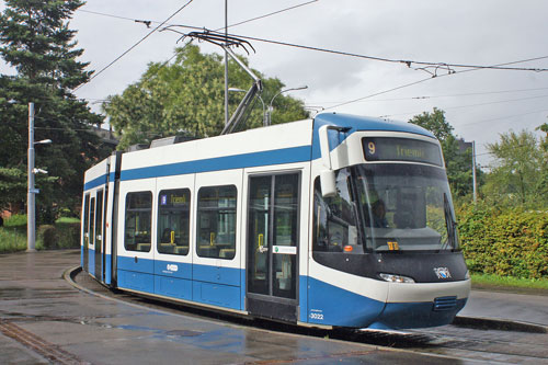 Zurich Cobra Tram - www.simplonpc.co.uk - Photo: ©2011 Ian Boyle