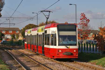 Croydon Tramlink - www.simplonpc.co.uk -  Photo: © Ian Boyle  2007