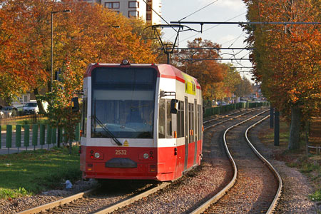 Croydon Tramlink - www.simplonpc.co.uk -  Photo: © Ian Boyle  2007