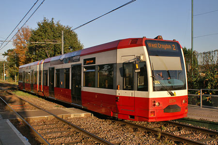 Croydon Tramlink - www.simplonpc.co.uk -  Photo: © Ian Boyle  2007