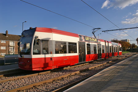 Croydon Tramlink - www.simplonpc.co.uk -  Photo: © Ian Boyle  2007