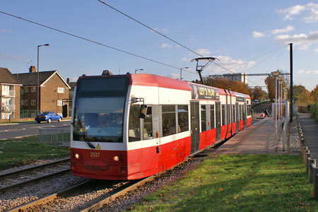 Croydon Tramlink - www.simplonpc.co.uk -  Photo: © Ian Boyle  2007