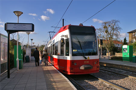 Croydon Tramlink - www.simplonpc.co.uk -  Photo: © Ian Boyle  2007