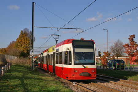 Croydon Tramlink - www.simplonpc.co.uk -  Photo: © Ian Boyle  2007