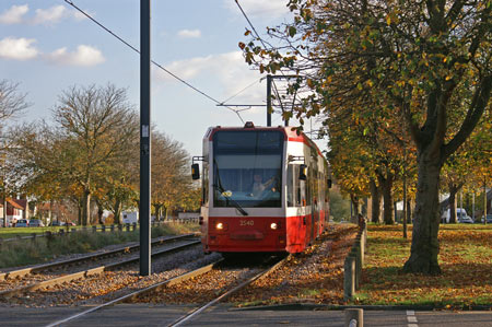 Croydon Tramlink - www.simplonpc.co.uk -  Photo: © Ian Boyle  2007