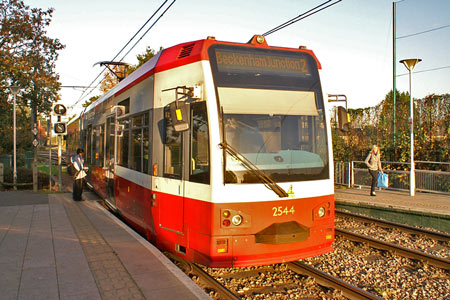 Croydon Tramlink - www.simplonpc.co.uk -  Photo: © Ian Boyle  2007