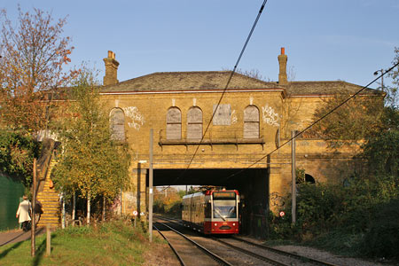 Croydon Tramlink - www.simplonpc.co.uk -  Photo: © Ian Boyle  2007