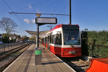 Croydon Tramlink - www.simplonpc.co.uk -  Photo: © Ian Boyle  2007