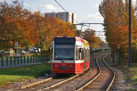 Croydon Tramlink - www.simplonpc.co.uk -  Photo: © Ian Boyle  2007