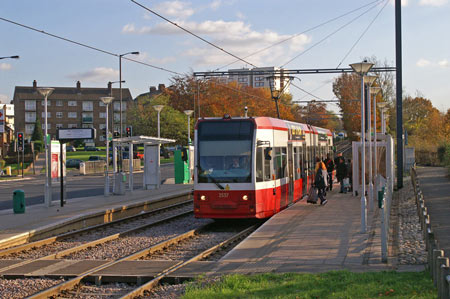 Croydon Tramlink - www.simplonpc.co.uk -  Photo: © Ian Boyle  2007