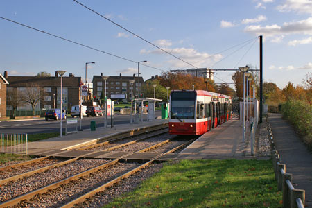 Croydon Tramlink - www.simplonpc.co.uk -  Photo: © Ian Boyle  2007