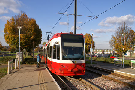 Croydon Tramlink - www.simplonpc.co.uk -  Photo: © Ian Boyle  2007