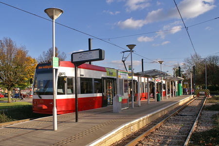 Croydon Tramlink - www.simplonpc.co.uk -  Photo: © Ian Boyle  2007