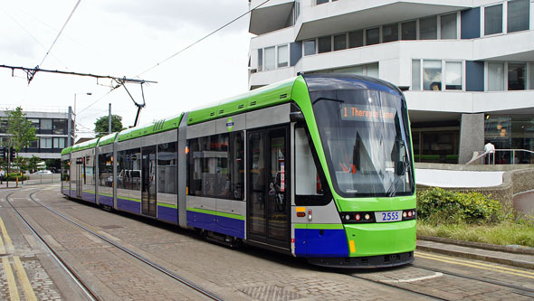 LONDON TRAMLINK - Photo:  Ian Boyle, 19th June 2012 - www.simplonpc.co.uk - Simplon Postcards