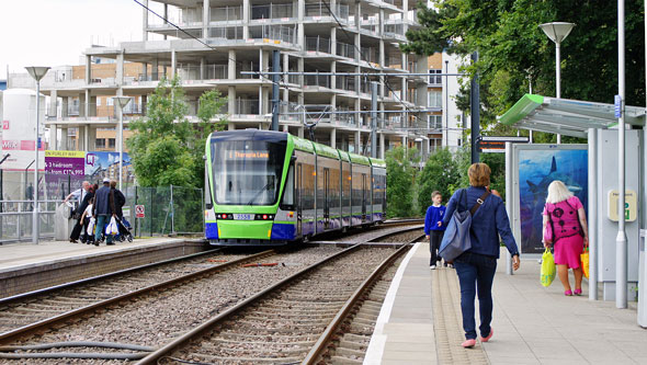 LONDON TRAMLINK - Photo:  Ian Boyle, 19th June 2012 - www.simplonpc.co.uk - Simplon Postcards