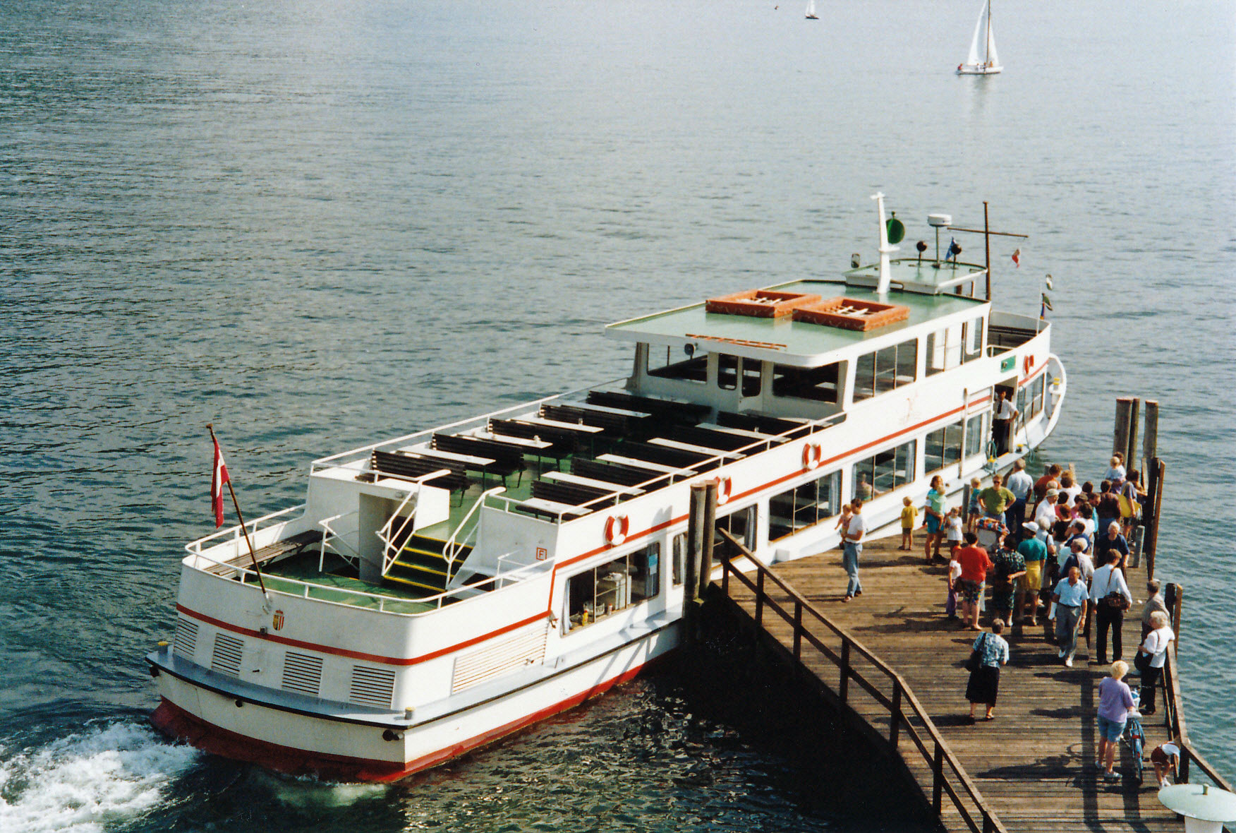 Ober Österreich - Traunsee - Photo: ©1991 Ian Boyle - www.simplonpc.co.uk