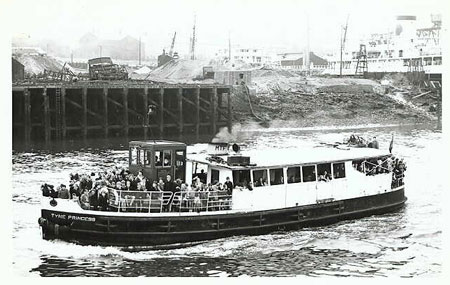 TYNE QUEEN - Mid Tyne Ferries - www.simplonpc.co.uk