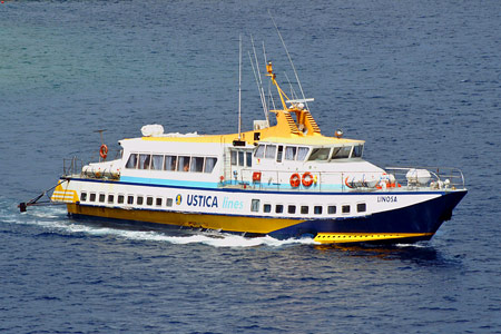 Linosa - Ustica Lines - Photo:  Ian Boyle, 9th July 2006