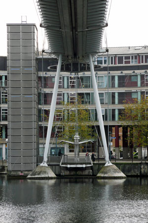 ROYAL VICTORIA DOCK BRIDGE - Photo: ©2011 Ian Boyle - www.simplompc.co.uk - Simplon Postcards