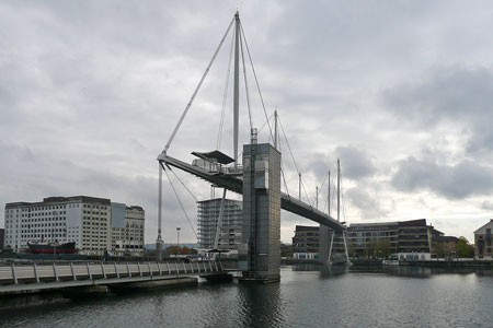 ROYAL VICTORIA DOCK BRIDGE - Photo: ©2011 Ian Boyle - www.simplompc.co.uk - Simplon Postcards