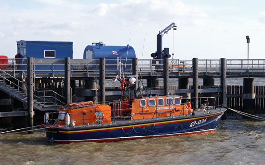 Walton & Frinton RNLI - www.simplonpc.co.uk 