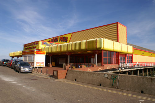 Walton Pier - www.simplonpc.co.uk - Photo: ©2006 Ian Boyle