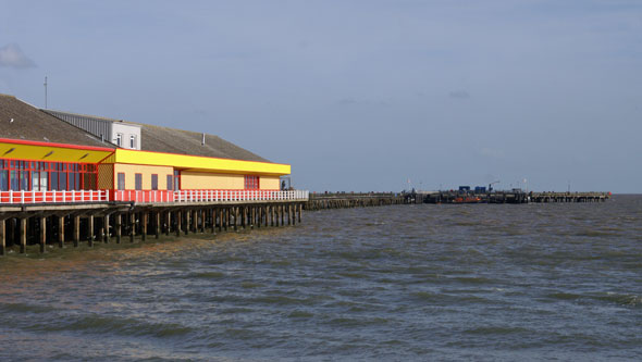 Walton Pier - www.simplonpc.co.uk - Photo: ©2006 Ian Boyle