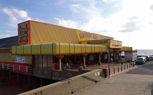 Walton Pier - www.simplonpc.co.uk - Photo: 2006 Ian Boyle